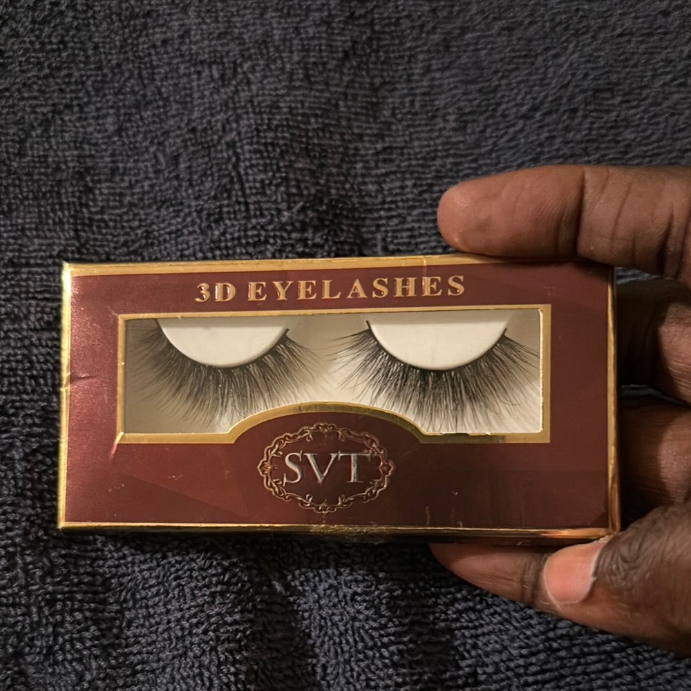 Voluminous Black False Eyelashes